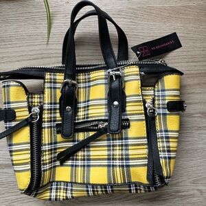 Yellow plaid small tote bag.
Lots of pockets for your essentials
Brand new